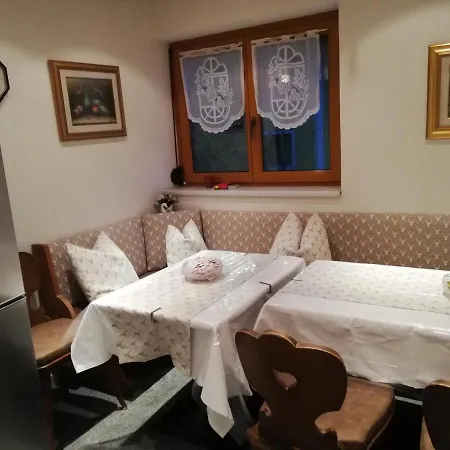 בית אירוח Haus Georg אינסברוק